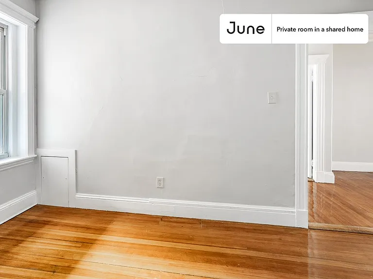 10 Strathmore Rd #A — Photo 3