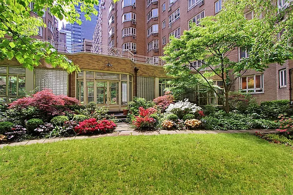 Rented by Corcoran | media 37