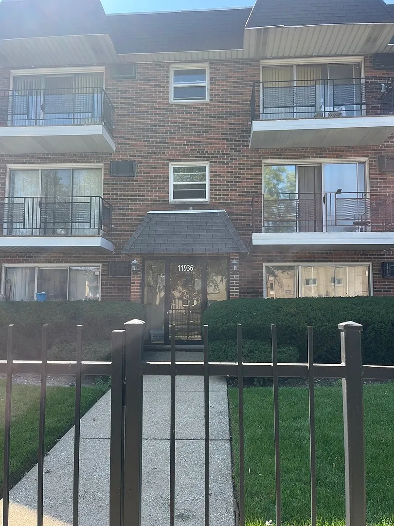 2 bed, $1,650 — Photo 1