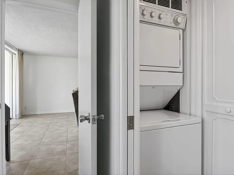 3150 NE 48th Ct #104 — Photo 28