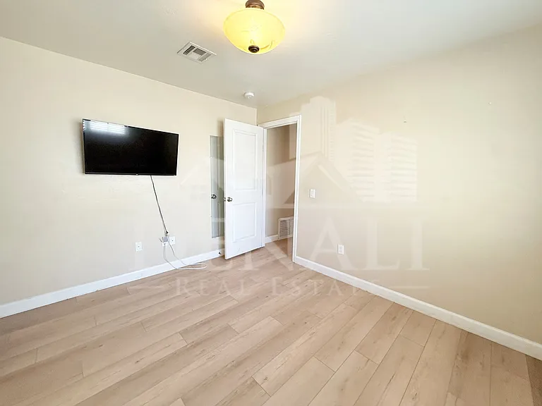 1326 W Palm Ln — Photo 21