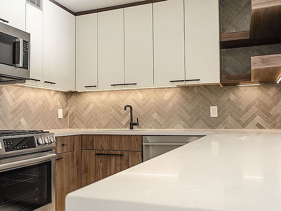 2nd image of 85 Livingston St APT 7E