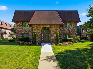 187 Uteg St APT 206B, Crystal Lake, IL 60014
