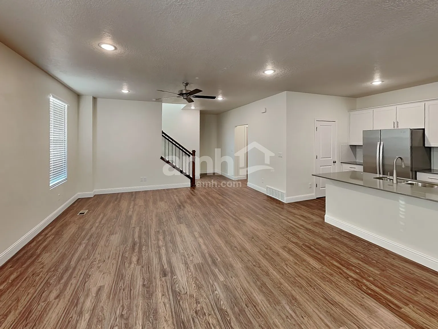 6 bed, 4.5 bath, 3031 sqft, $3,130 — Photo 4