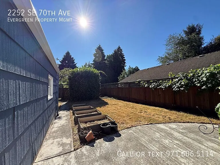 2252 SE 70th Ave — Photo 48