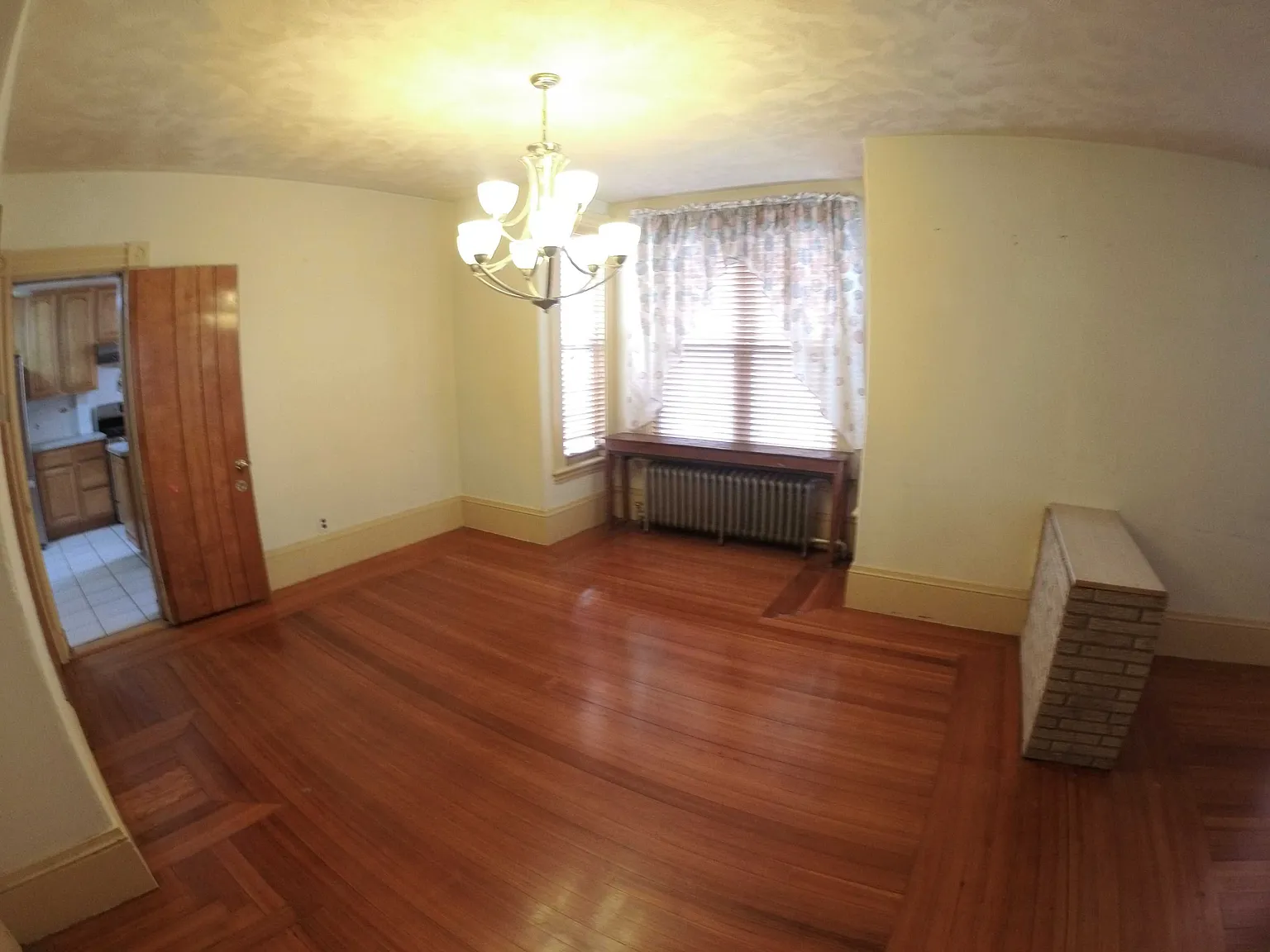 4 bed, $6,000 — Photo 3