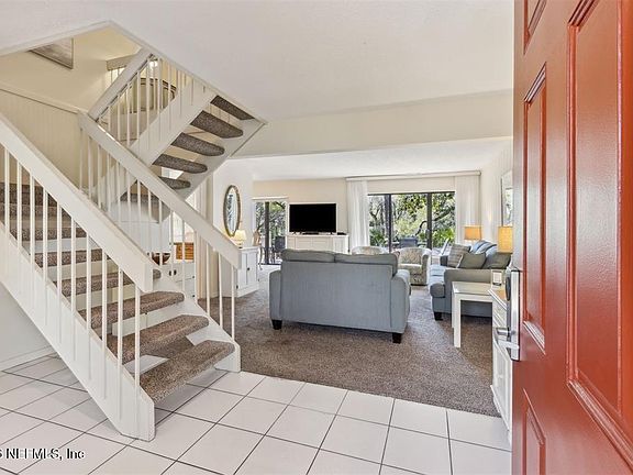 4th image of 2004 BEACH WOOD Road