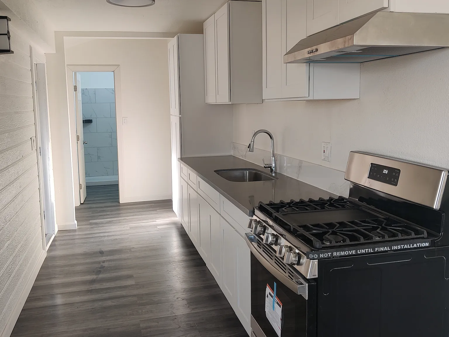 3 bed, 1000 sqft, $2,500 — Photo 4
