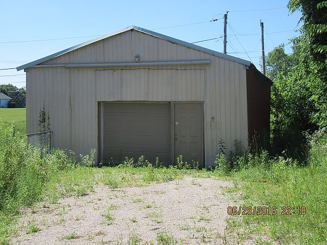2nd image of 7465 E Sieveking Dr NE