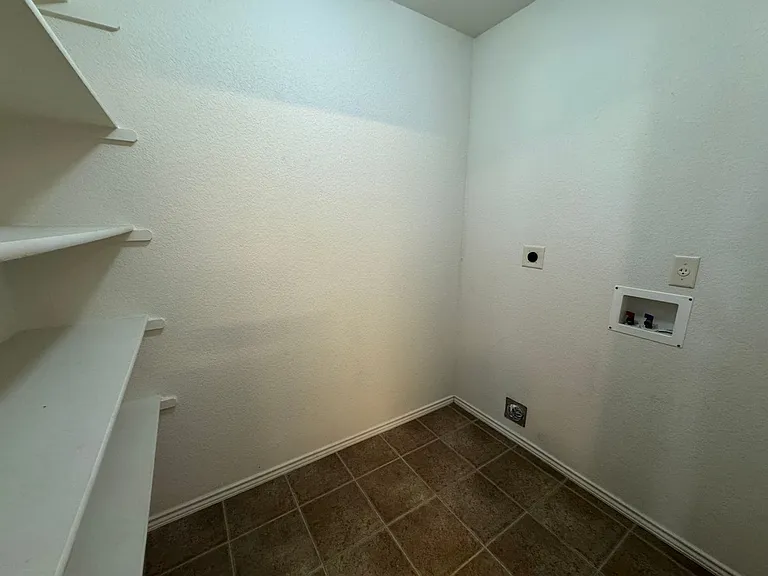 3807 Ida Dr — Photo 12