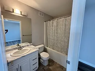 366 Bonaventure Dr W — Photo 16