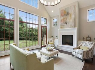 940 Dunwoody Club Dr, Sandy Springs, GA 30350