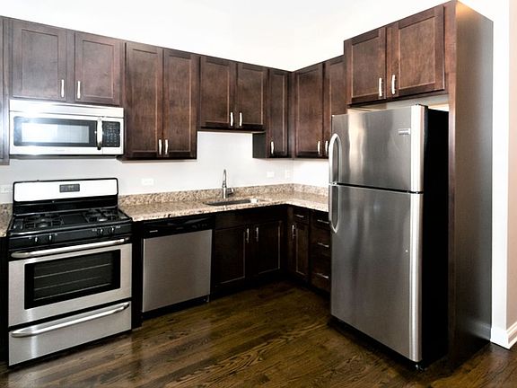 2nd image of 1756-58 W Montrose Dr #17582