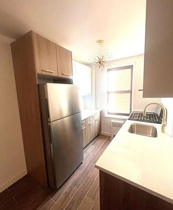 3rd image of 555 McLean Ave APT 5G