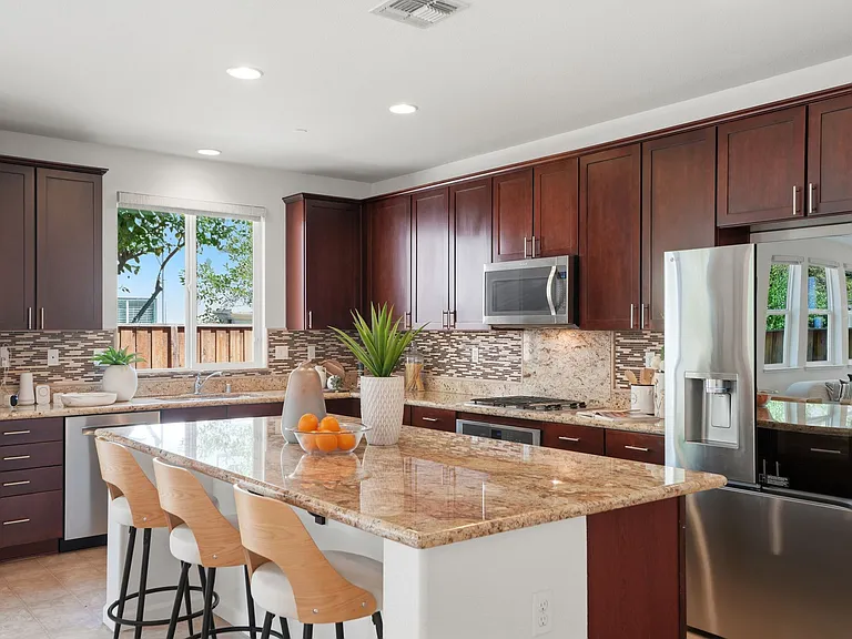 1439 Shore Dr — Photo 7