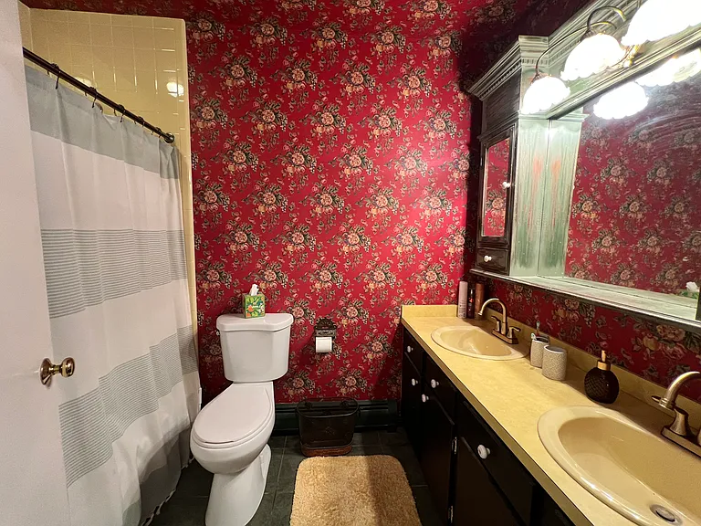 565 Moulton Ln — Photo 20