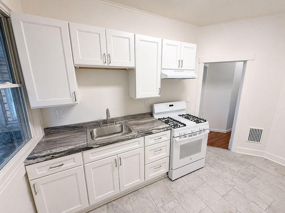 1st image of 253 Manning Blvd #1