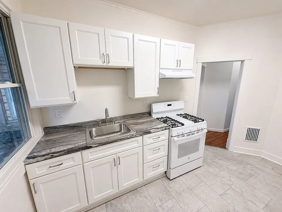 253 Manning Blvd #1