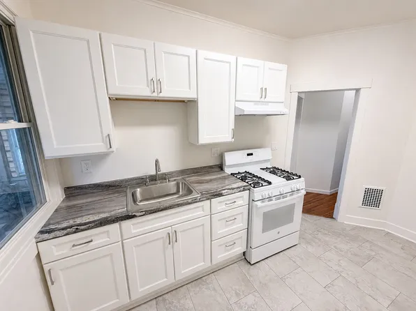253 Manning Blvd #1, Albany, NY 12206