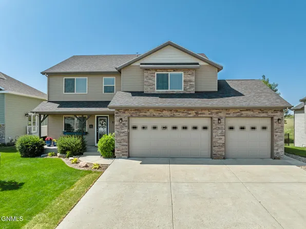 1531 Creekside Dr W, Williston, ND 58801