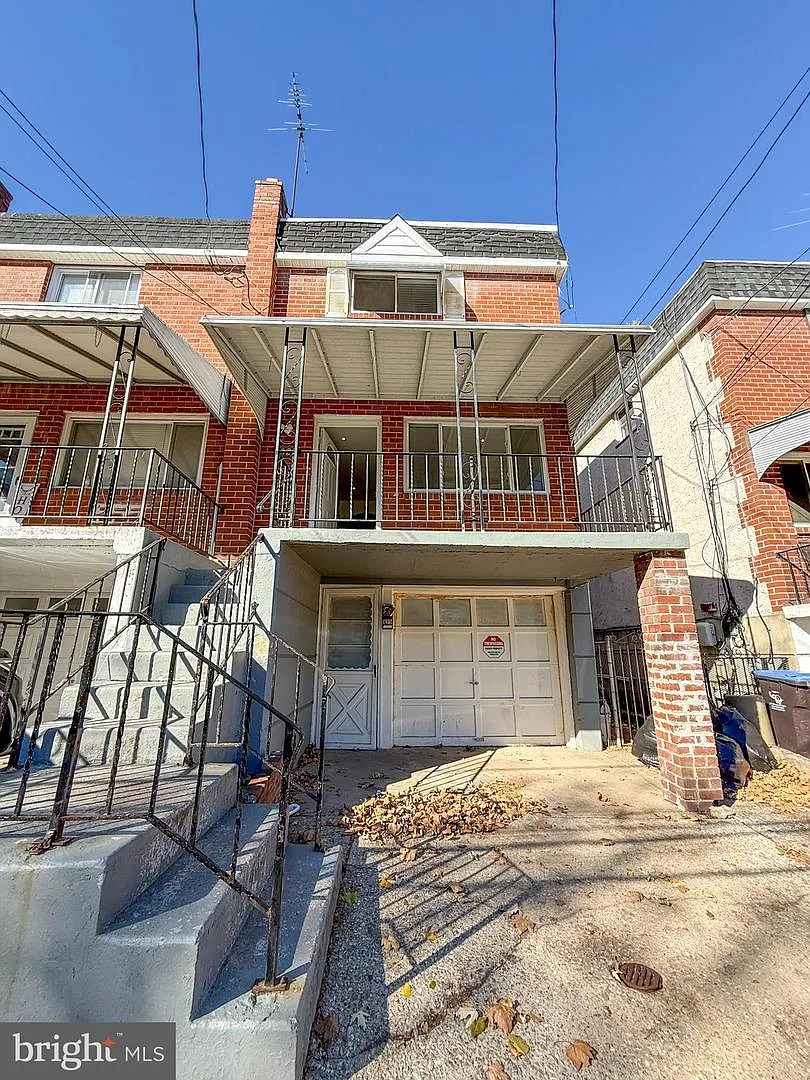 Building Photo - 825 Kohn St