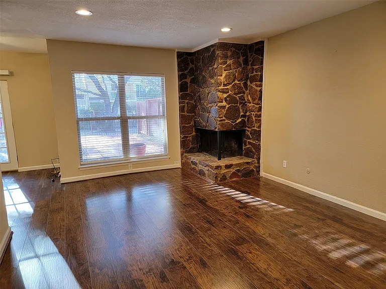 2908 Shady Lake Cir — Photo 7