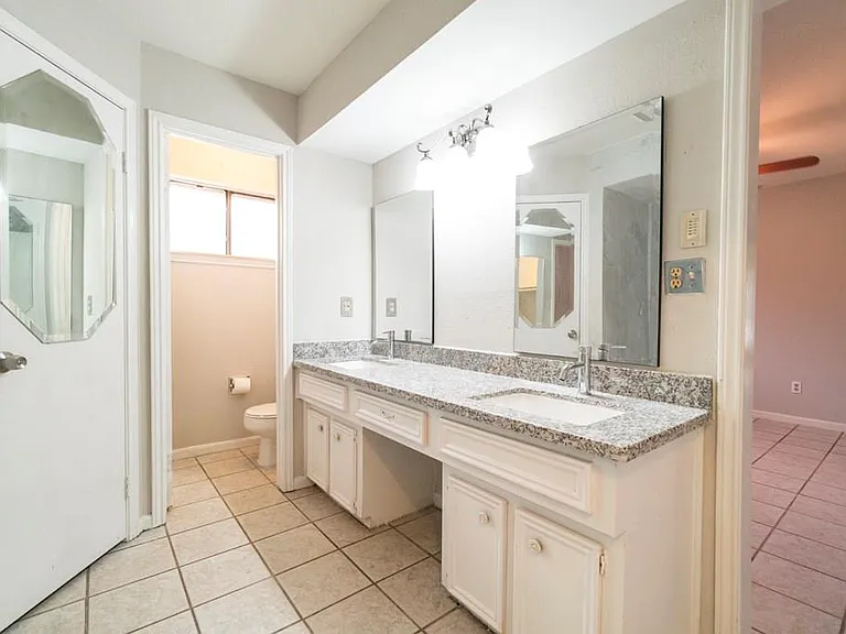18746 Wood Glen Ln — Photo 11
