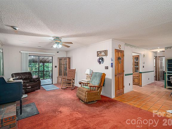 5th image of 3323 Sadler Rd