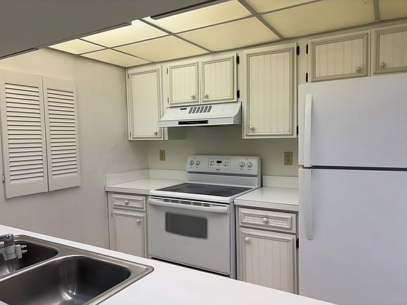 2nd image of 602 Olde Camelot Cir #3192
