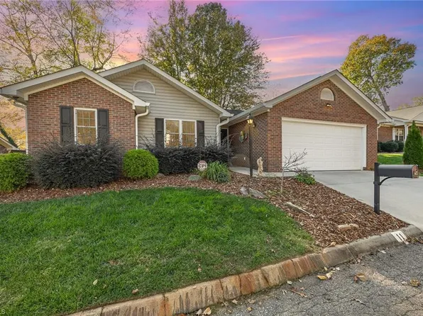 11 Brandywine Cir, Greensboro, NC 27409