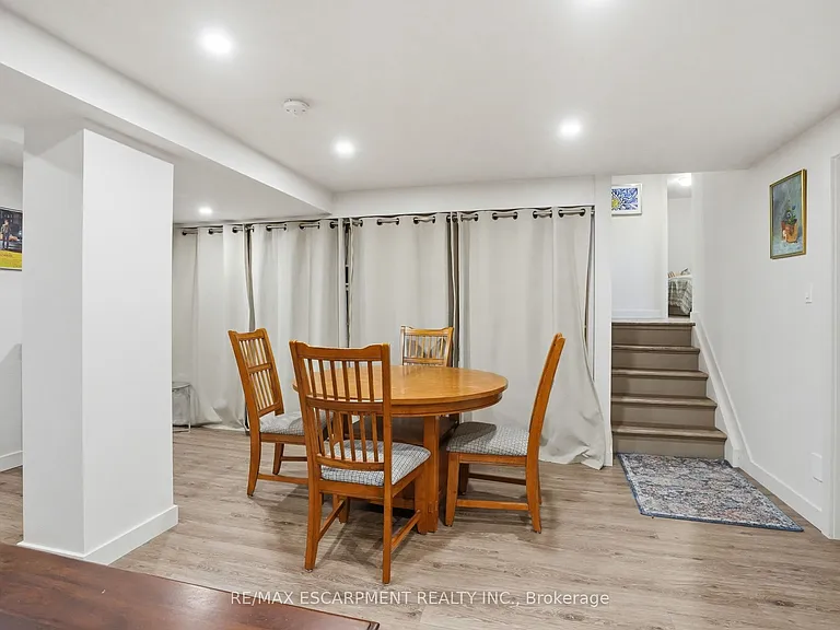 570 Rosedale Cres — Photo 27