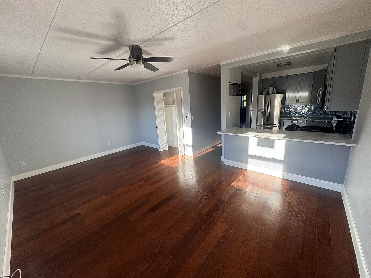 2 bed, 945 sqft, $3,000 — Photo 1