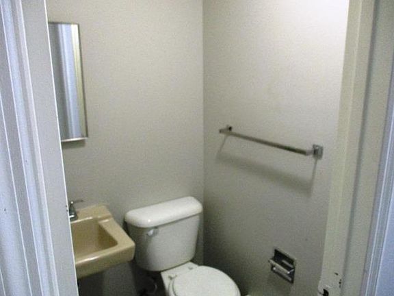 4th image of 1708 Rockingham Dr