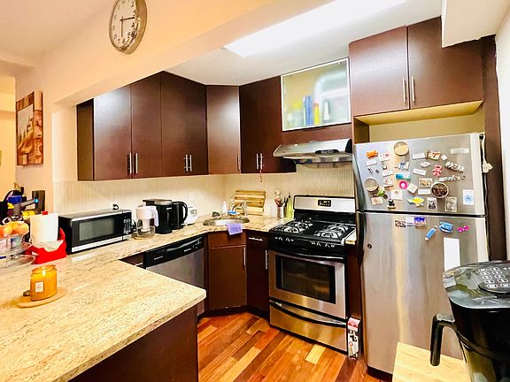 4th image of 71-17 162nd St #2E