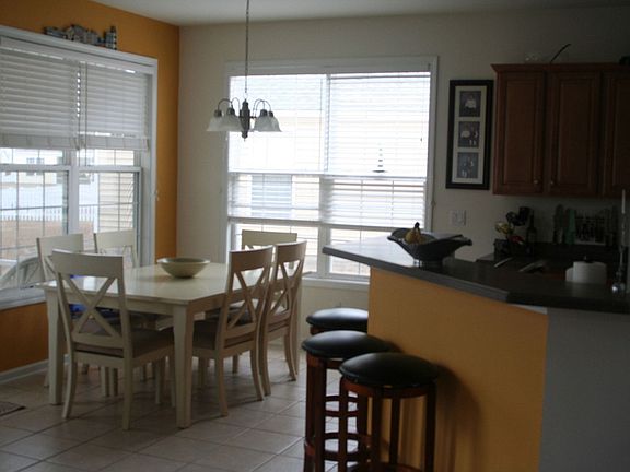 Kitchen dining area