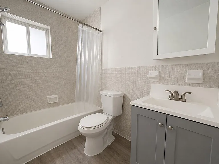 1857 Jefferson St #304 — Photo 9