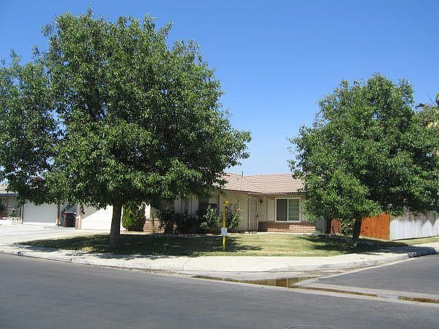 Front view, corner lot