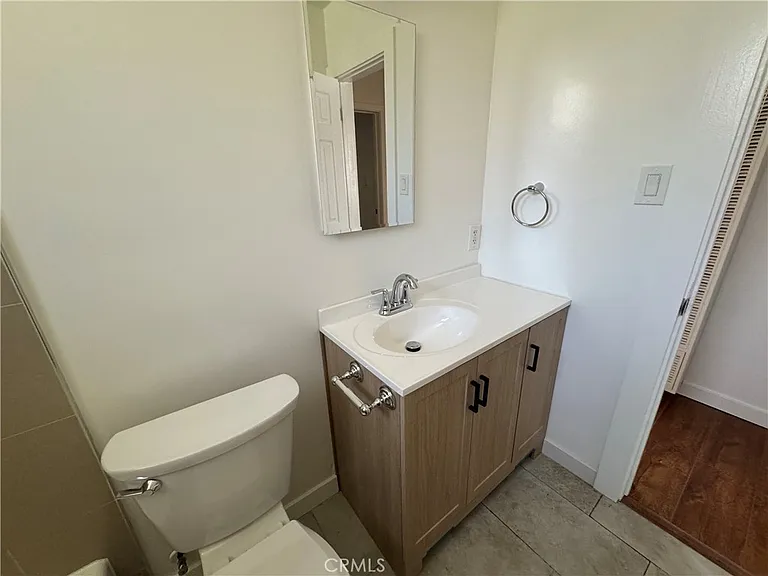 15226 Normandie Ave #B — Photo 17