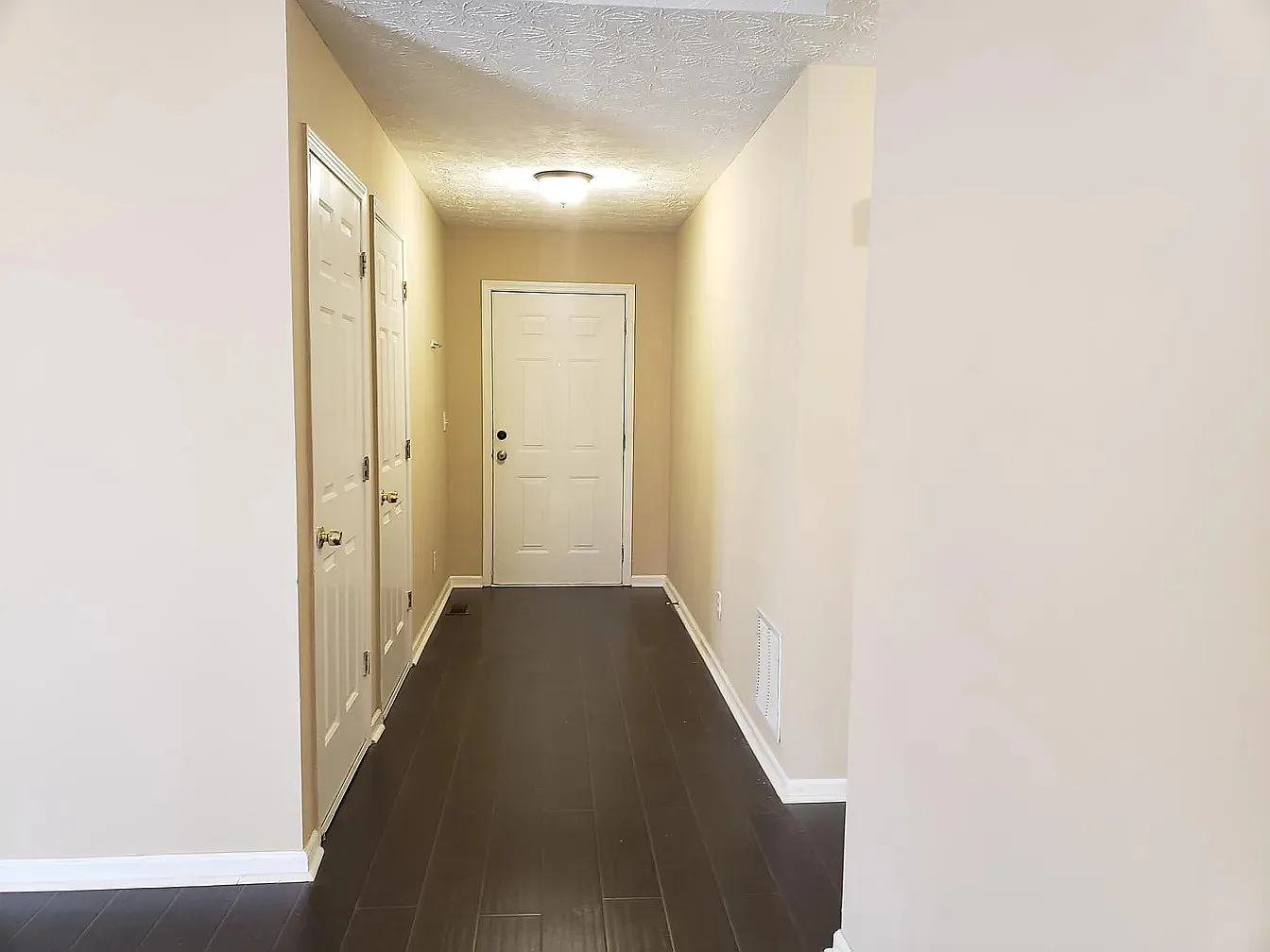 3 bed, 1595 sqft, $2,000 — Photo 4