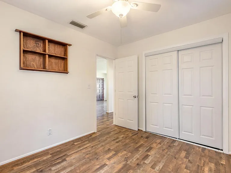 1584 Valencia Ave — Photo 15