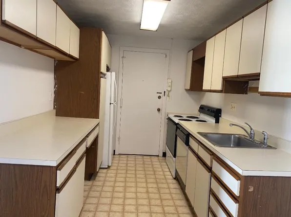 Beacon Hill, 1188 Middle Tpke W #1194-B-2, Manchester, CT 06040