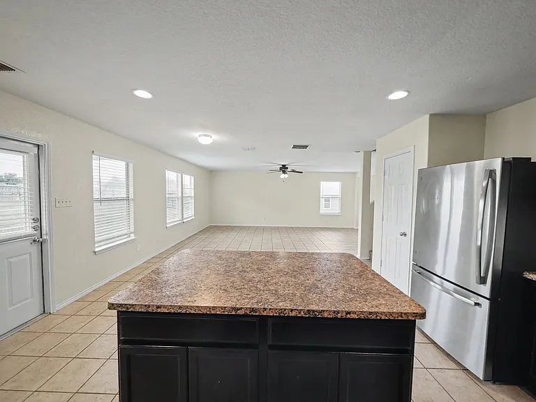 25003 Marshall Blf — Photo 20