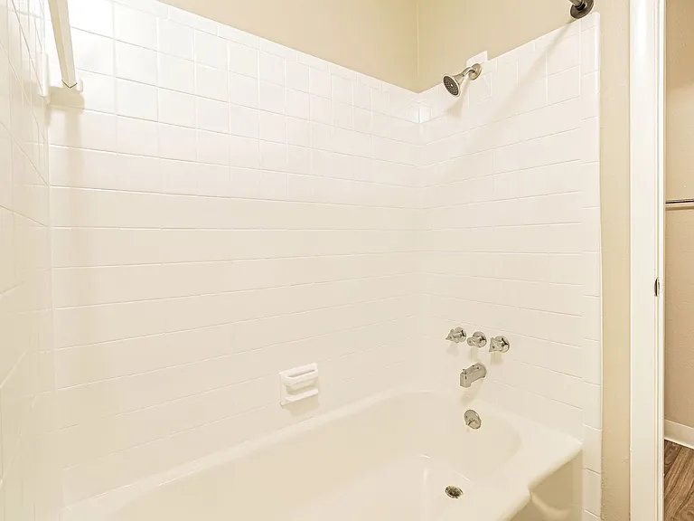 Hunters Glen Apartments — Photo 50