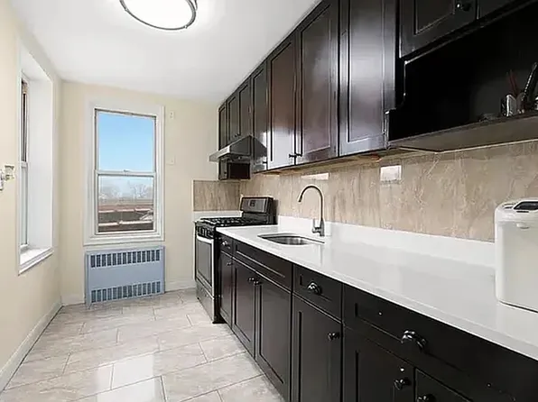 1350 E 5th St APT 3J, Brooklyn, NY 11230