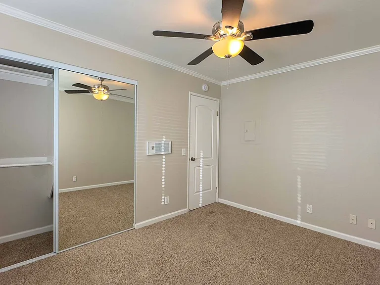 3735 & 3745 Pershing Ave — Photo 5