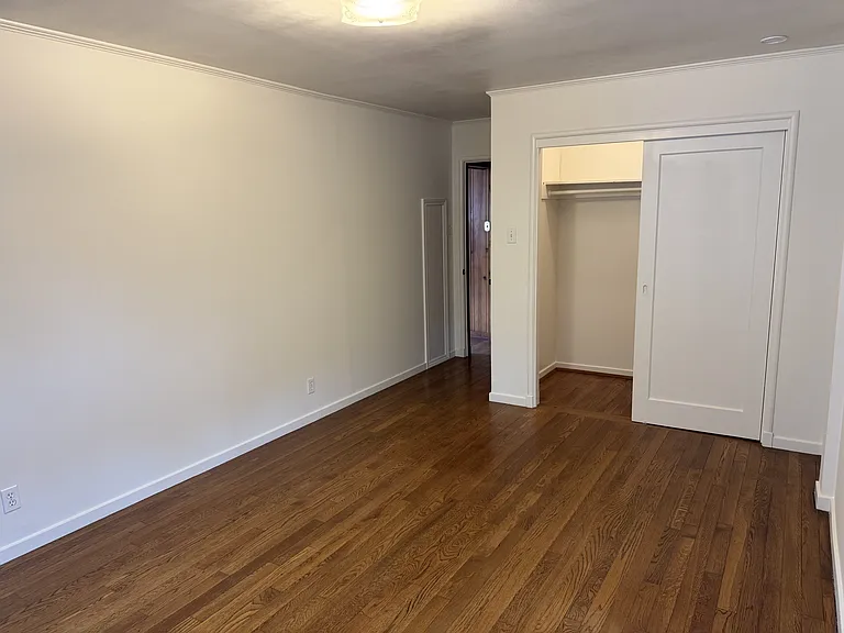 221 The Alameda — Photo 25