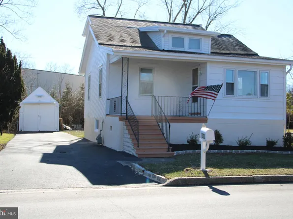 2733 W Walnut St, Colmar, PA 18915