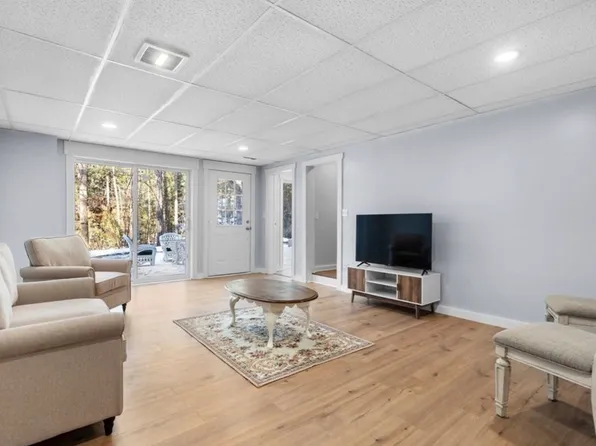 583 Burt Hill Rd, Winchester, NH 03470