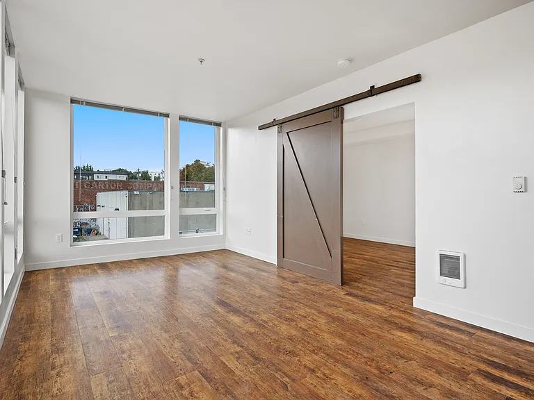 4111 Stone Way N — Photo 14