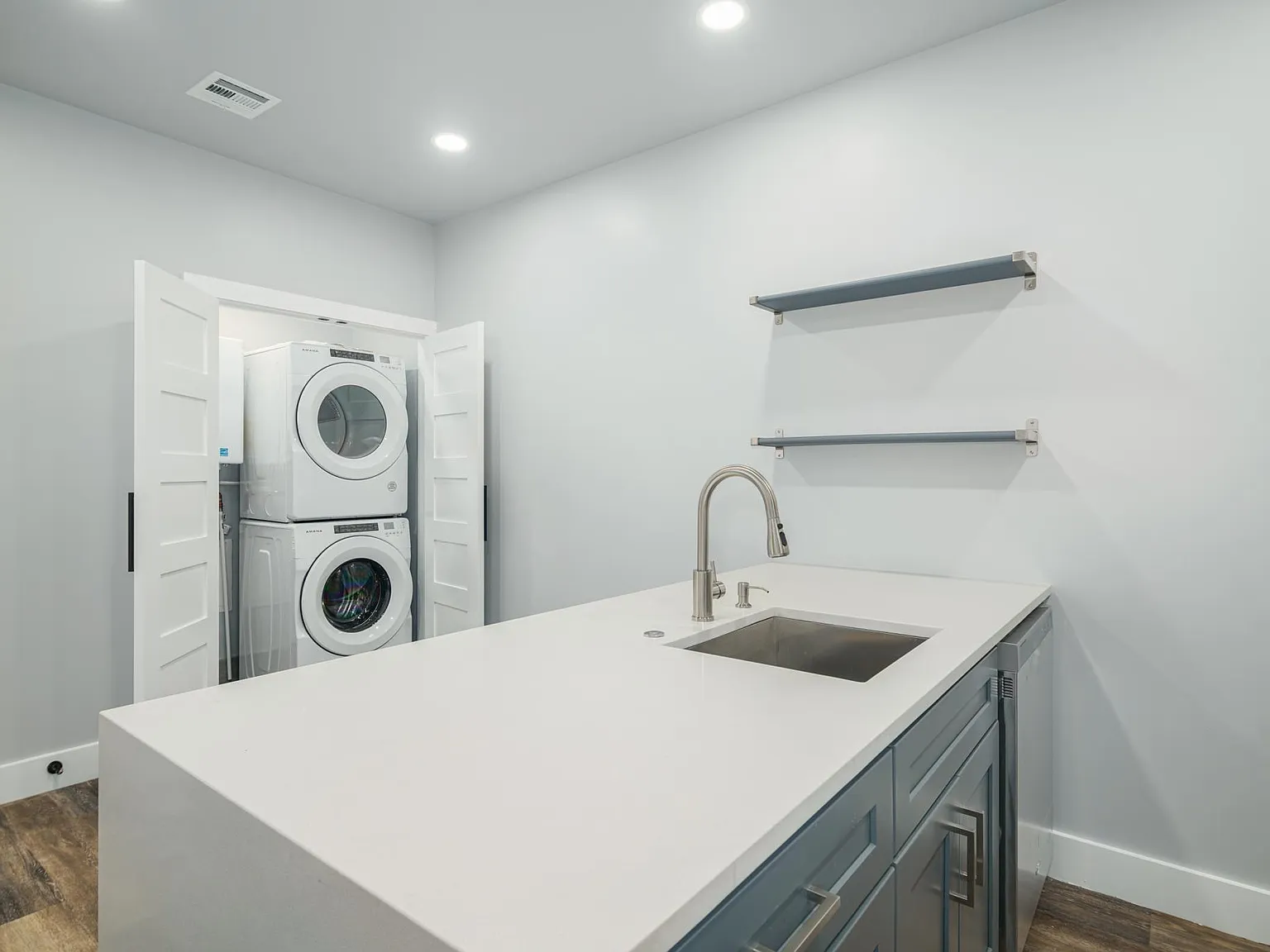 2 bed, 1200 sqft, $1,750 — Photo 2